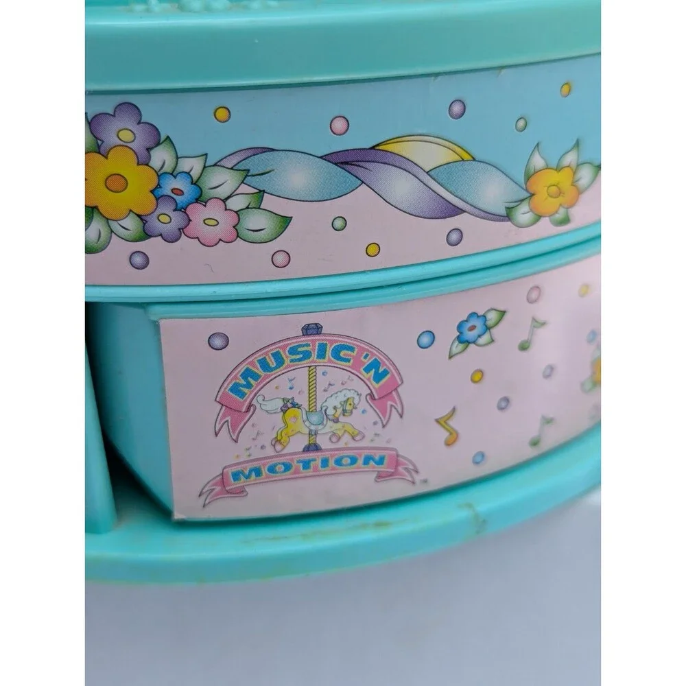 Vintage Music 'N Motion Carousel Music Box Horses Moose Mountain
